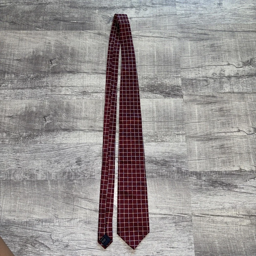 JoS BANK Executive Collection Burgundy Silk Tie